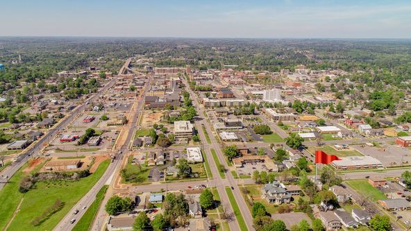 Office For Sale: 2303 13th St, Tuscaloosa, AL 35401